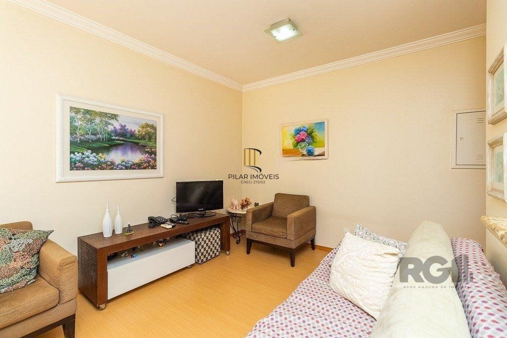   Apartamento de um quarto, suíte e uma vaga de garagem no bairro Menino Deus em Porto Alegre.