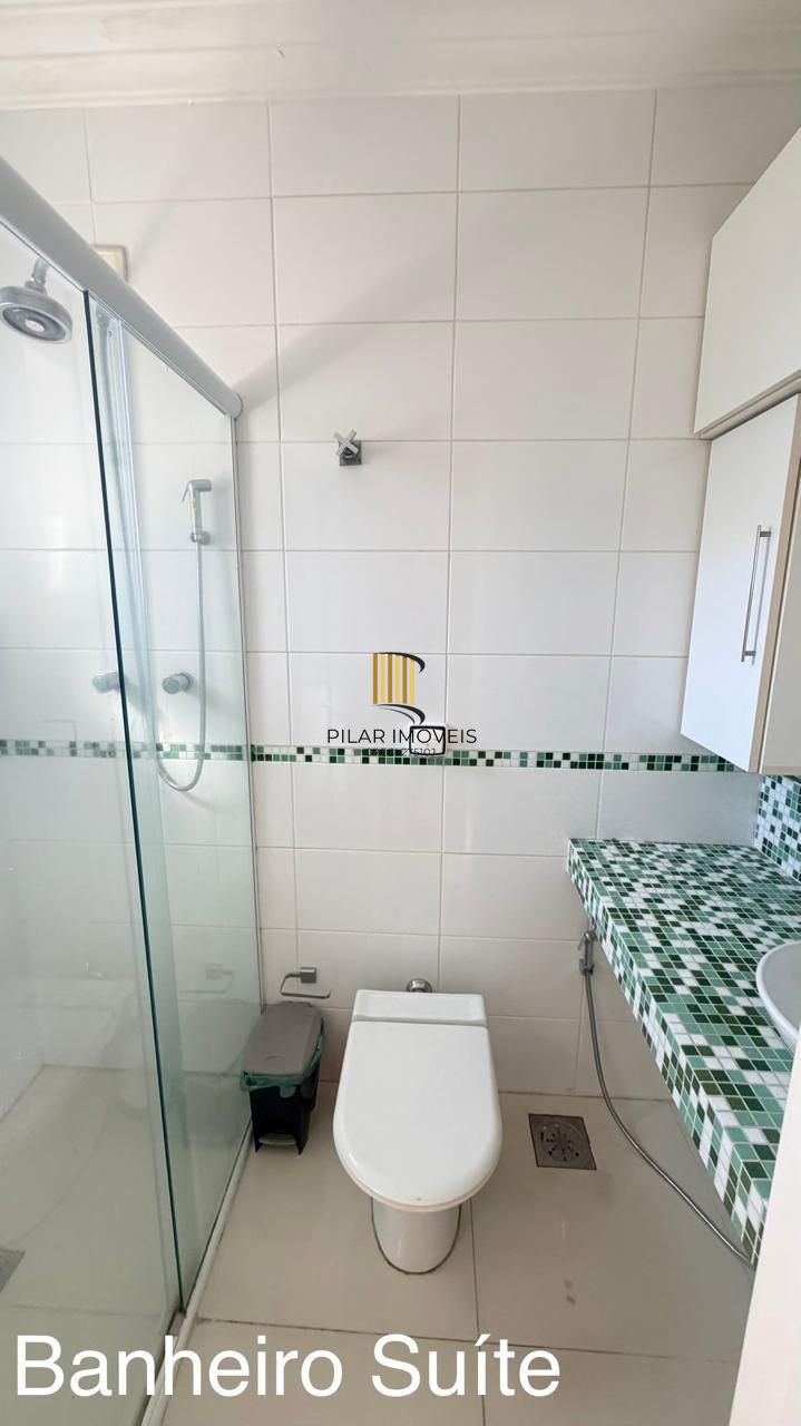 Apartamento de 2 quartos, suíte e 1 vaga de garagem no bairro Menino Deus em POA