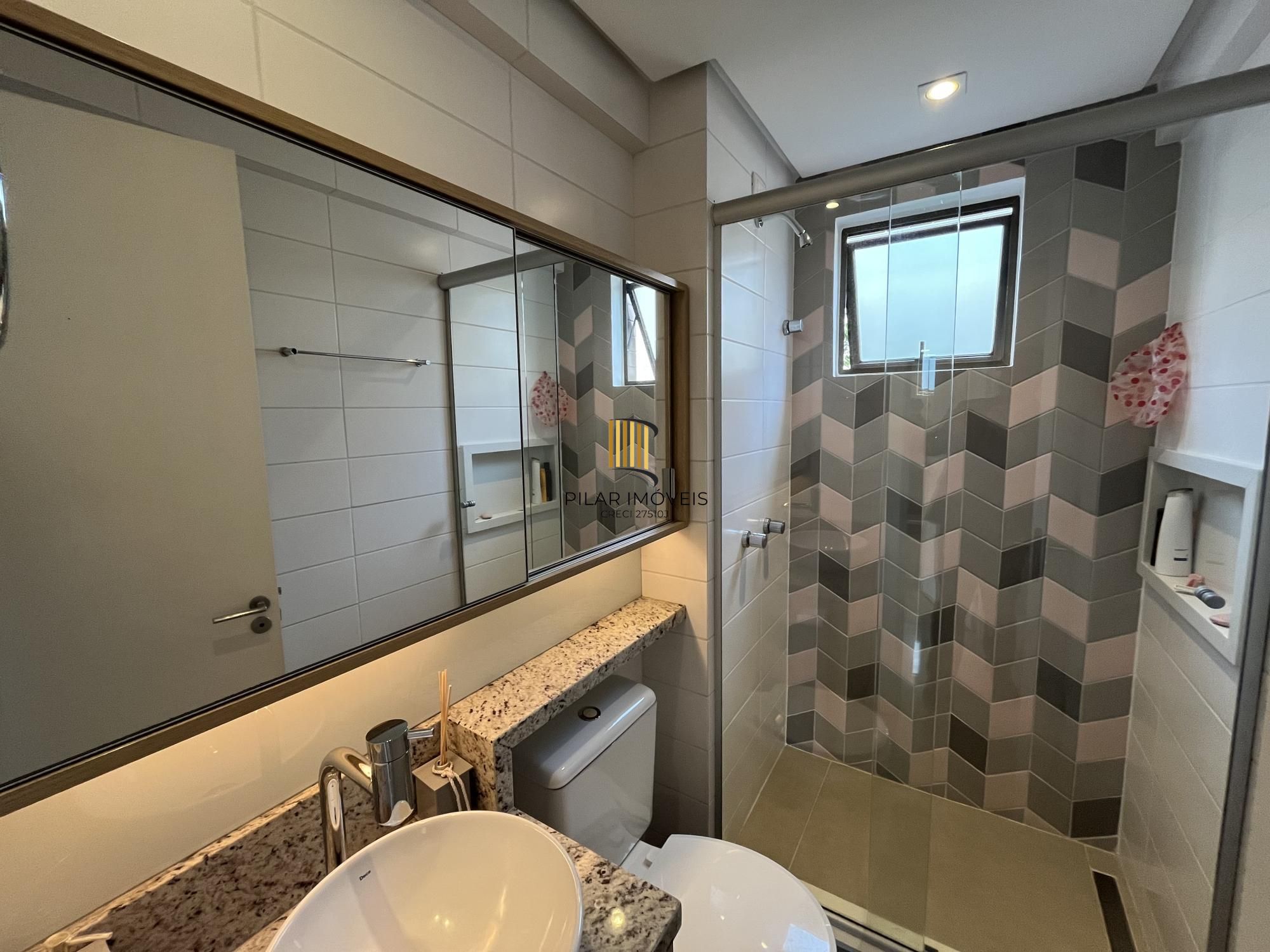 Apartamento de 2 quartos, suíte e 1 vaga de garagem no bairro Auxiliadora em POA