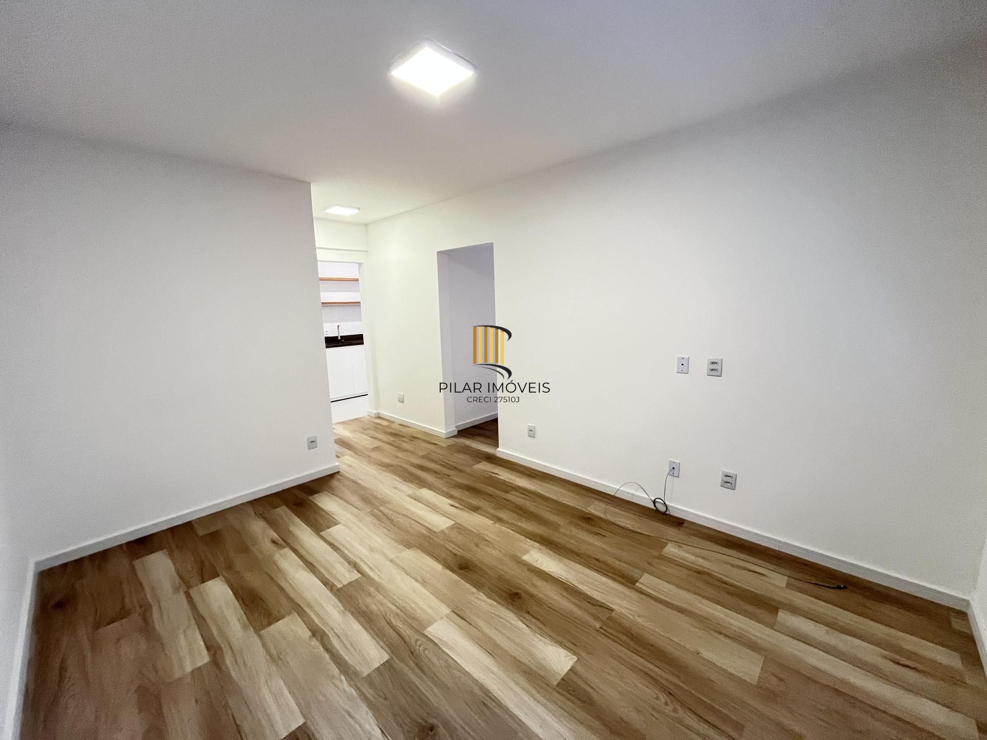 Apartamento de 2 quartos, suíte e 1 vaga de garagem no bairro Bom Fim em POA