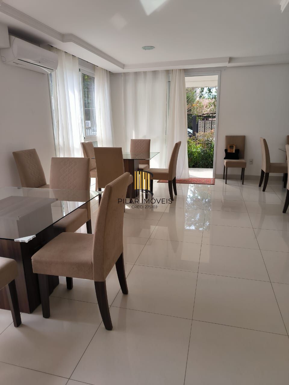 Apartamento de um quarto e uma vaga de garagem no bairro Menino Deus em POA/RS