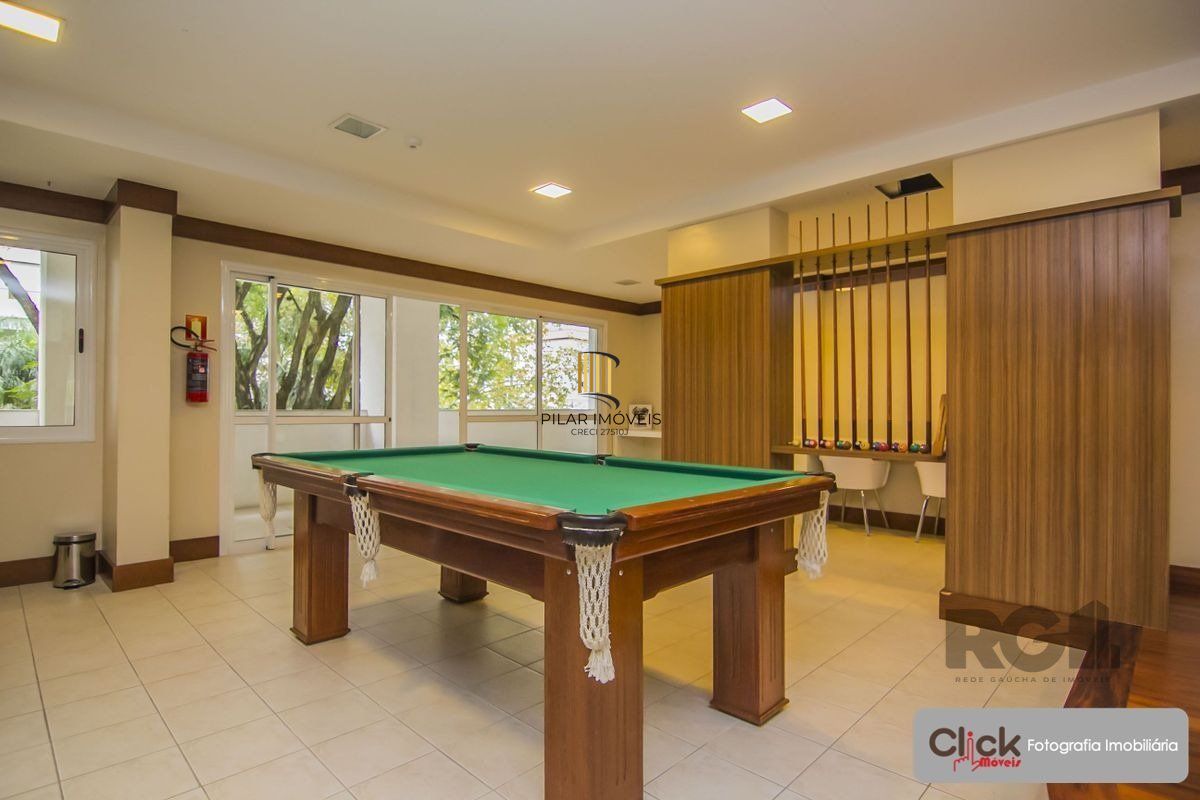 Vende Excelente Apartamento no Bairro Passo da Areia - Porto Alegre