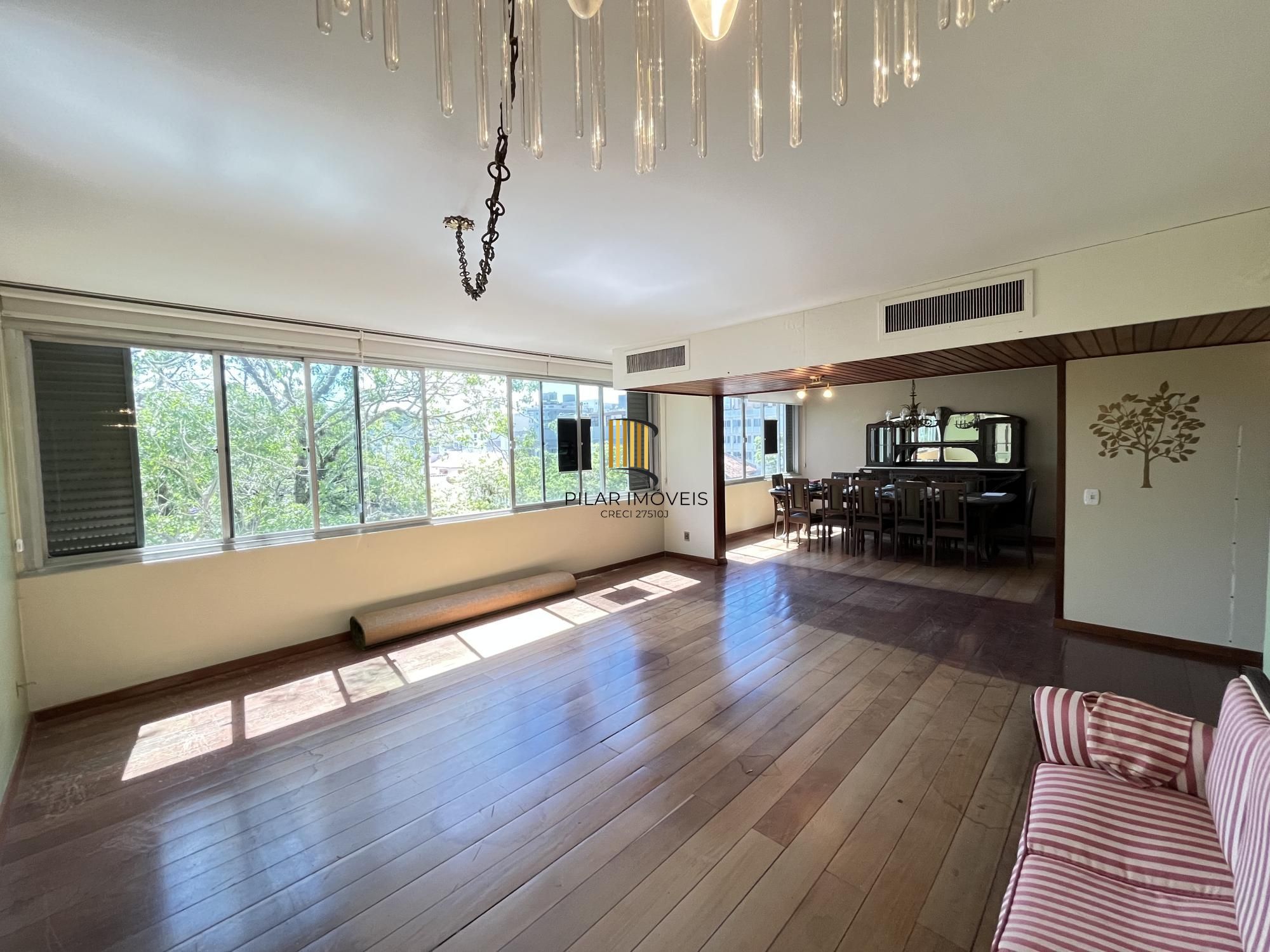 Apartamento de 3 quartos, suíte e 2 vagas de garagem no bairro Auxiliadora POA