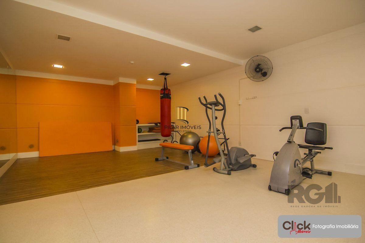 Apartamento 3 dormitórios, suíte, 2 vagas. Andar alto, vista para infraestrutura do condomínio. Semi-mobiliado. 