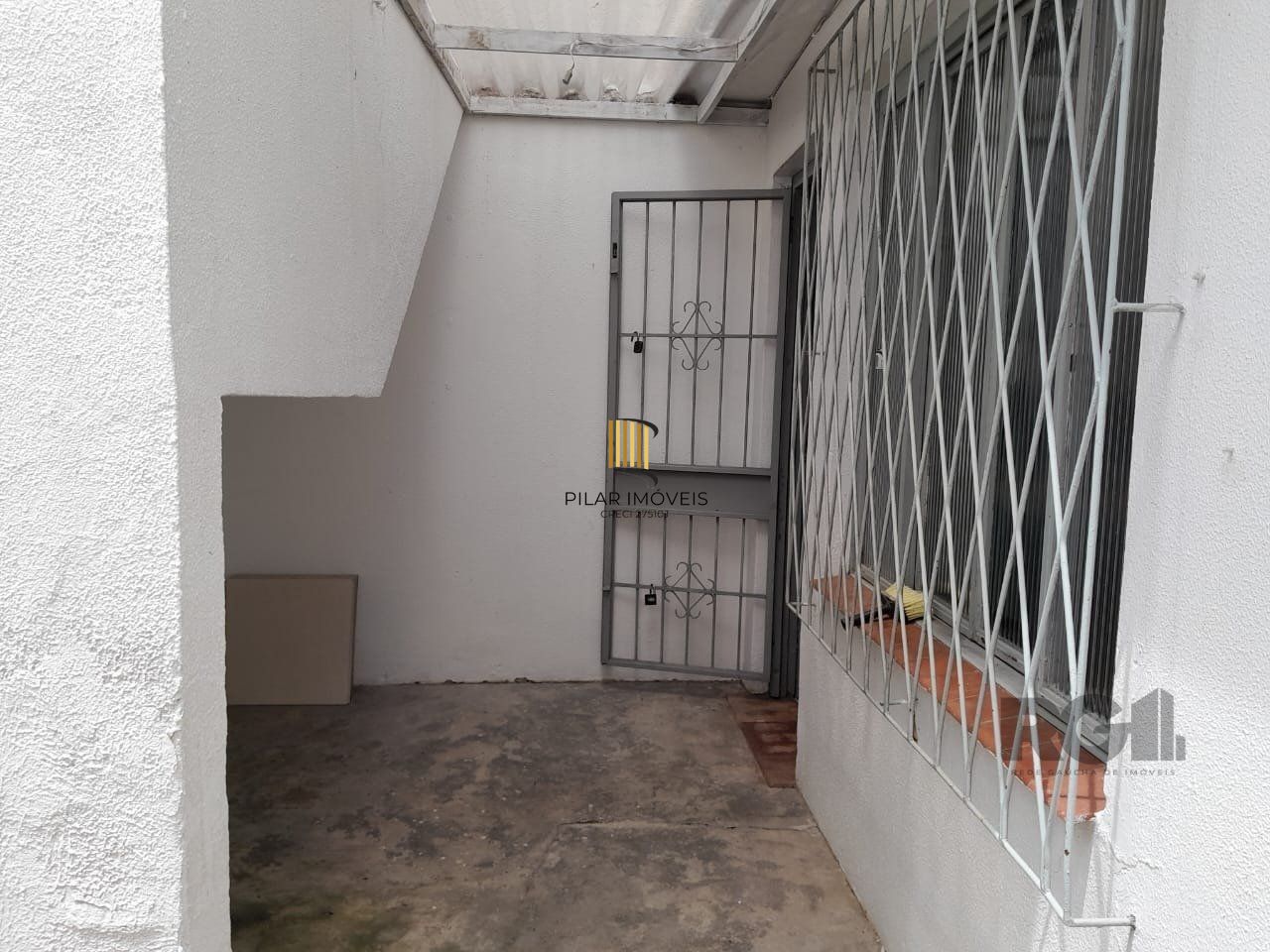   Apartamento térreo de um quarto no bairro Santana em Porto Alegre