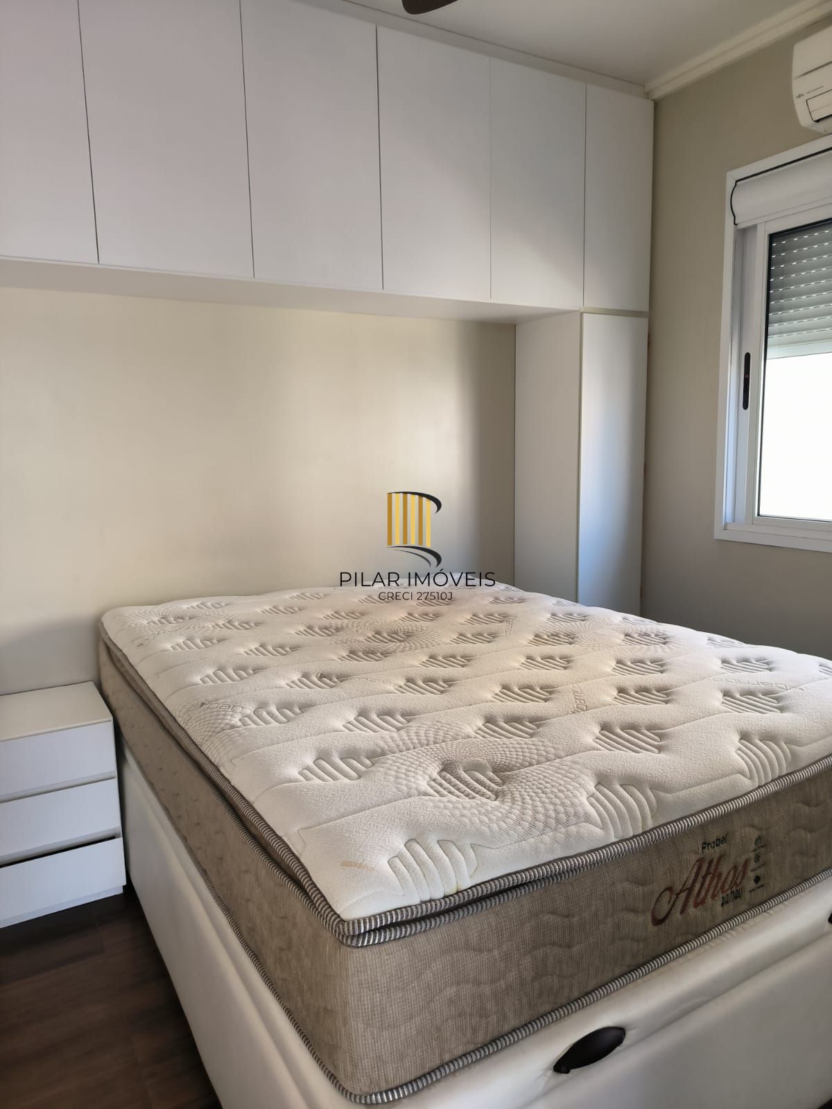 Apartamento de um quarto e uma vaga de garagem no bairro Menino Deus em POA/RS