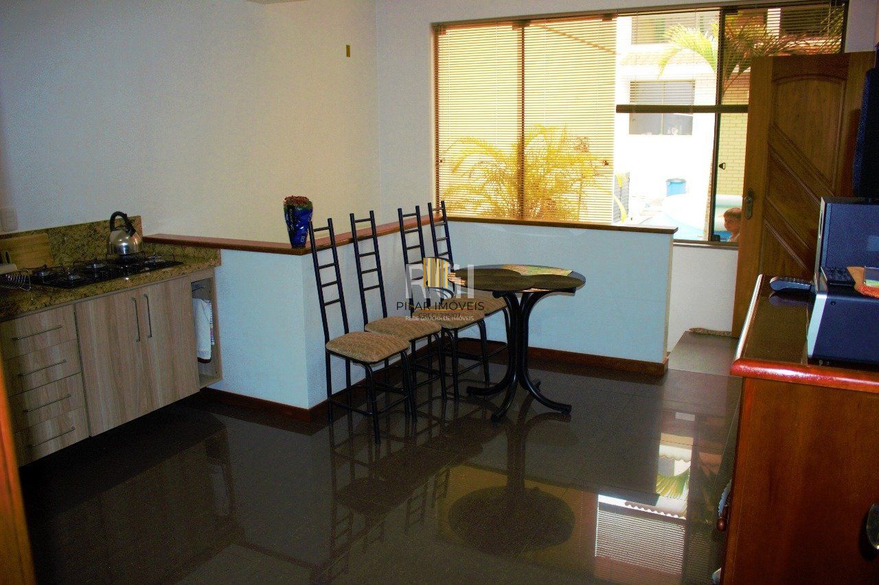 Casa 2 Dormitório(s) Bairro Medianeira