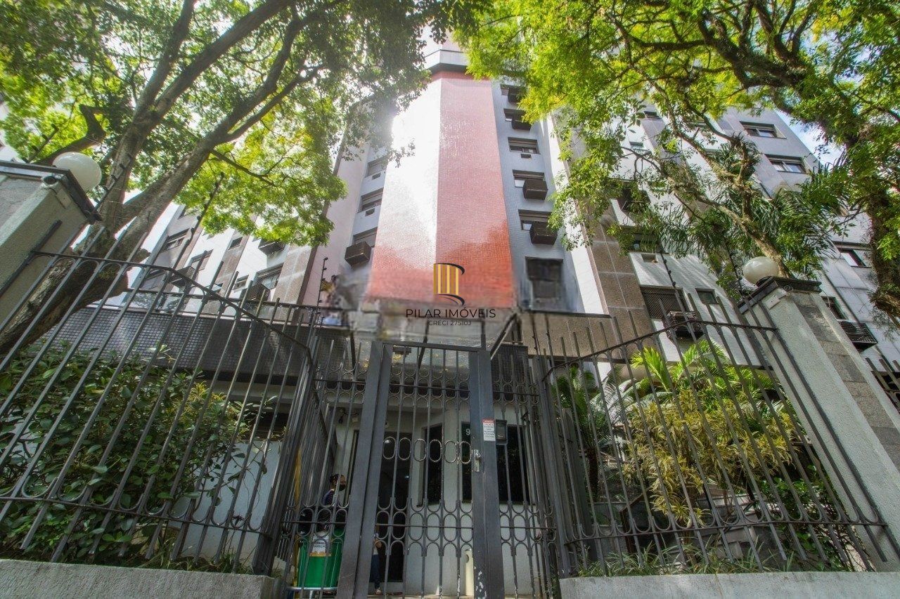 Apartamento com 3 suítes e 3 vagas de garagem no bairro Rio Branco em POA/RS