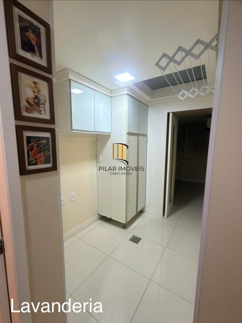 Apartamento de 2 quartos, suíte e 1 vaga de garagem no bairro Menino Deus em POA