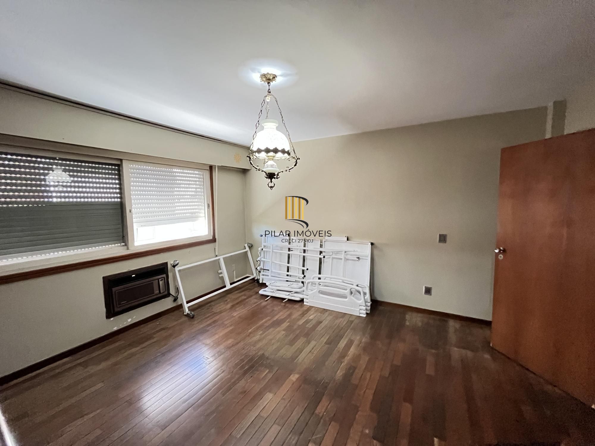 Apartamento de 3 quartos, suíte e 2 vagas de garagem no bairro Auxiliadora POA