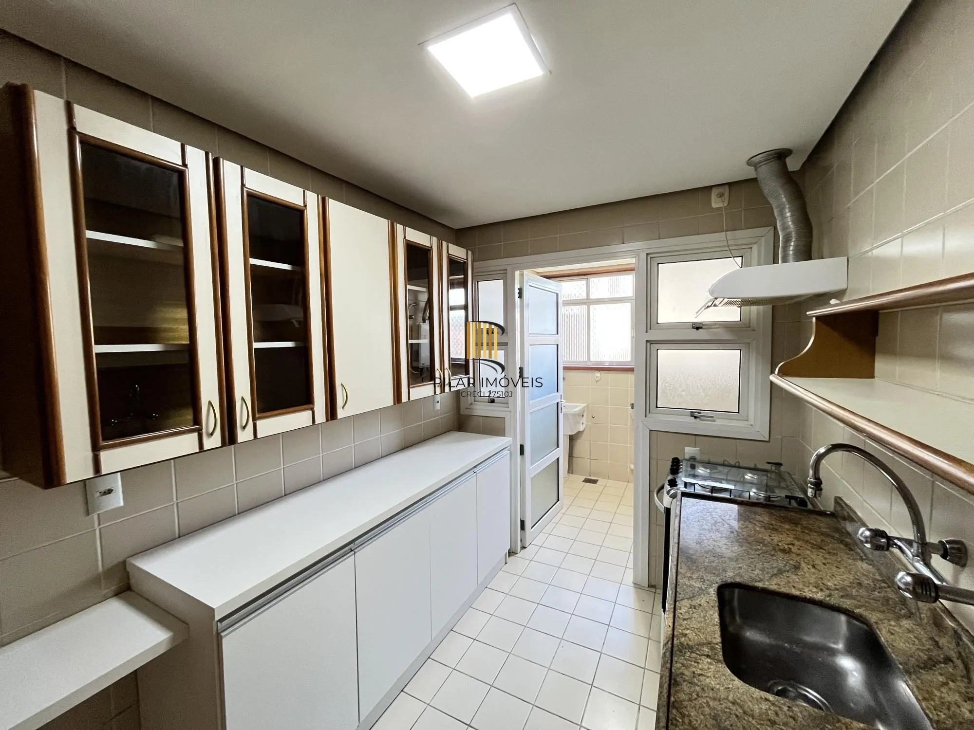 Apartamento de 3 quartos e 1 vaga de garagem no bairro Chácara da Pedras em POA