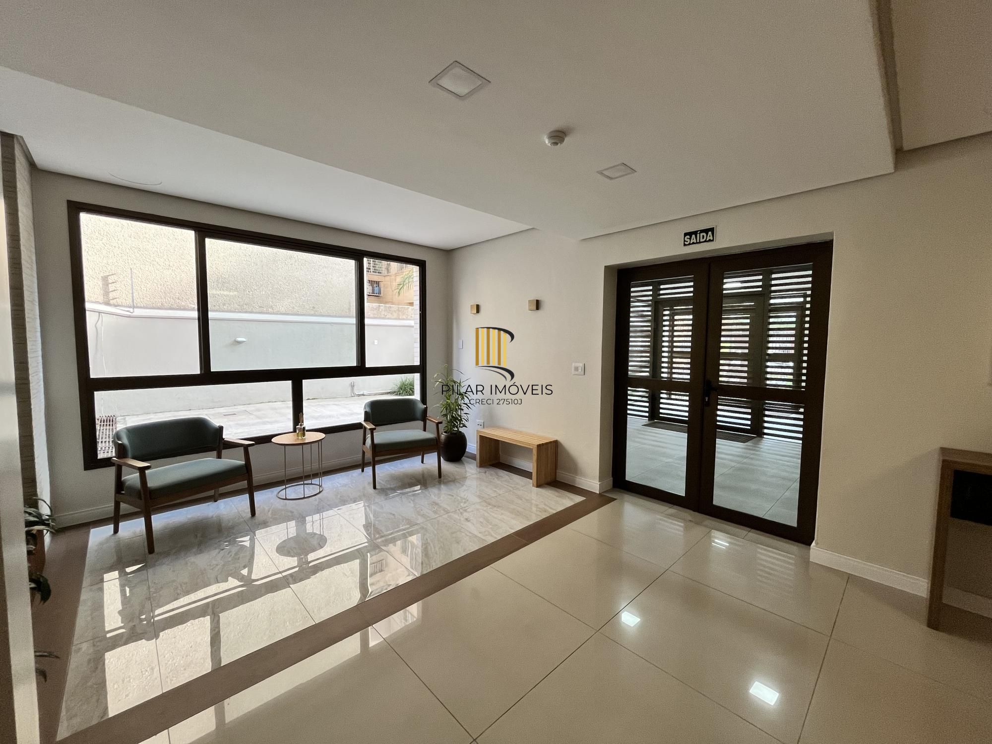 Apartamento de 3 quartos, suíte e 2 vagas de garagem no bairro Menino Deus POA