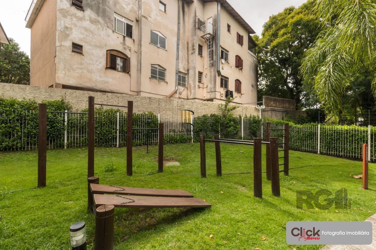 Vende apartamento de 3 quartos, sendo 1 suíte, mobiliado, 1 vaga coberta e escriturada, no Jardim Lindóia - Porto Alegre