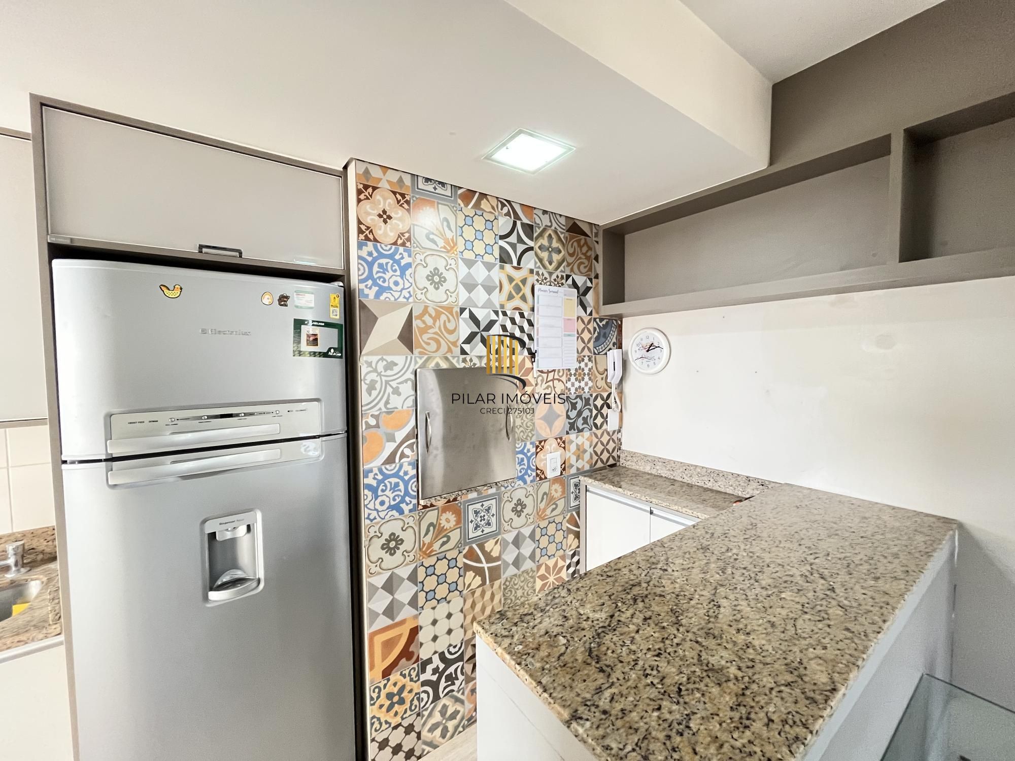 Apartamento de 3 quartos, semi mobiliado, suíte e 1 vaga de garagem