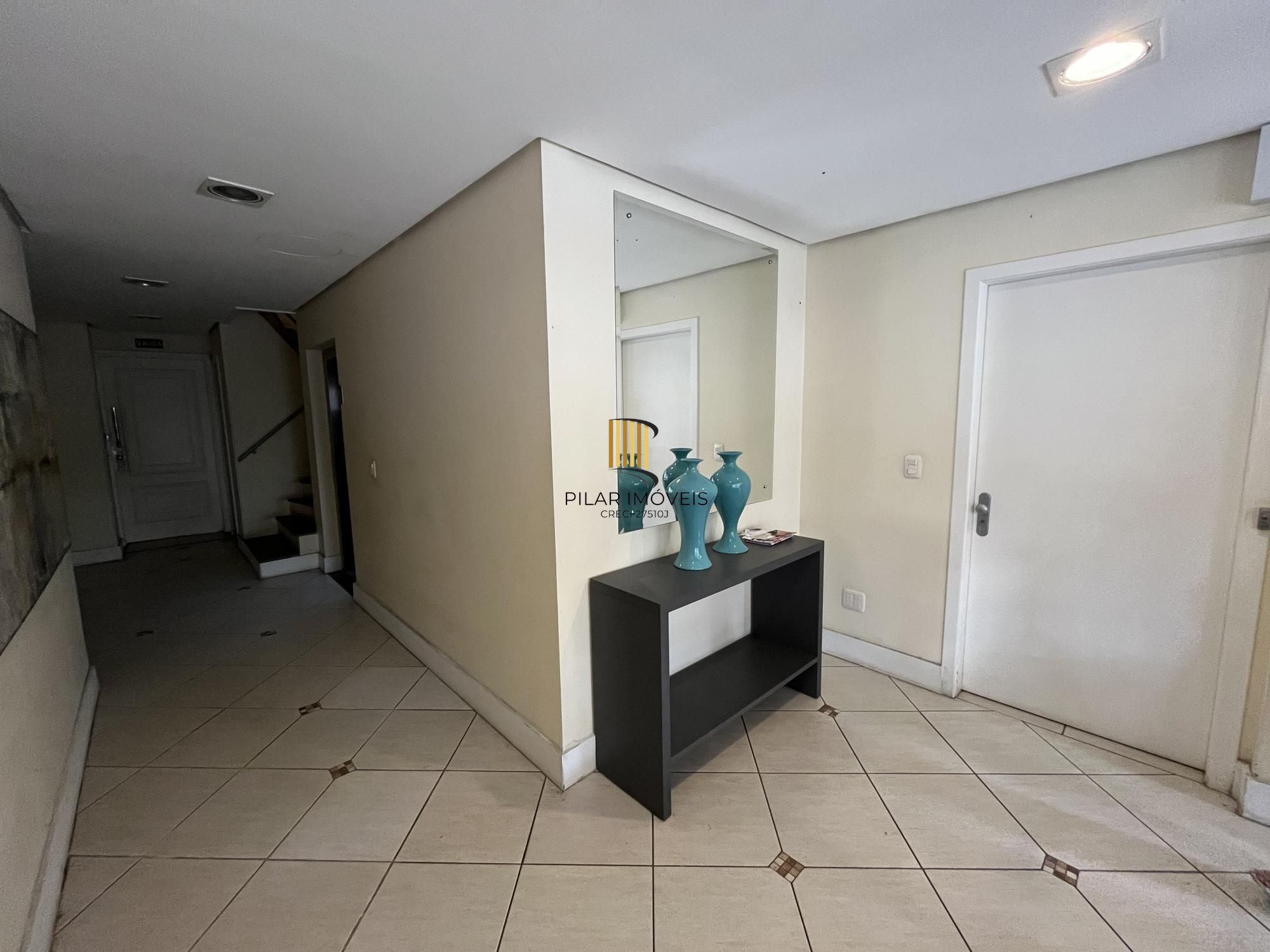 Apartamento de 2 quartos, suíte e 1 vaga de garagem no bairro Auxiliadora em POA