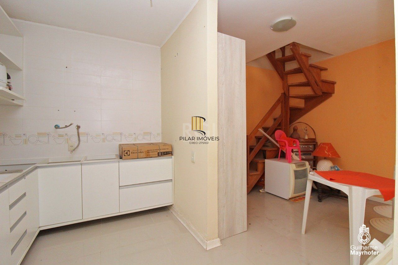 Casa para Venda - 347m², 5 dormitórios, sendo 2 suites, 3 vagas - São João