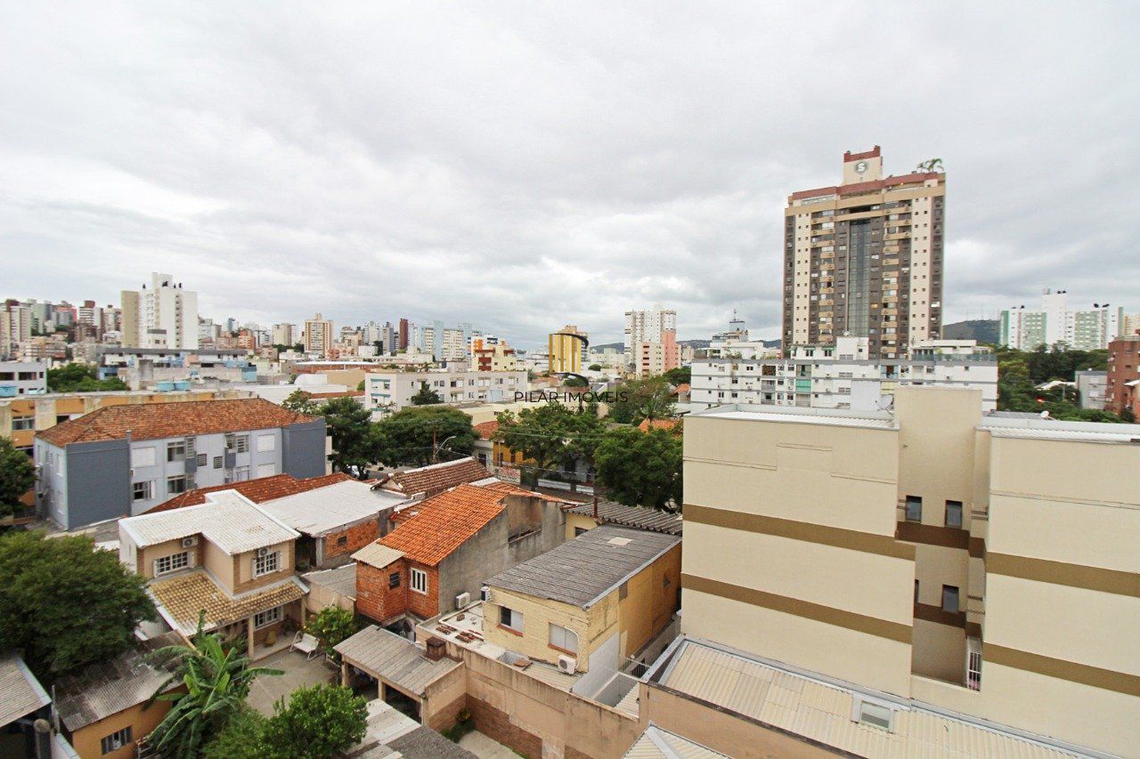 Apartamento de três dormitórios, suíte e uma vaga de garagem no bairro Santana