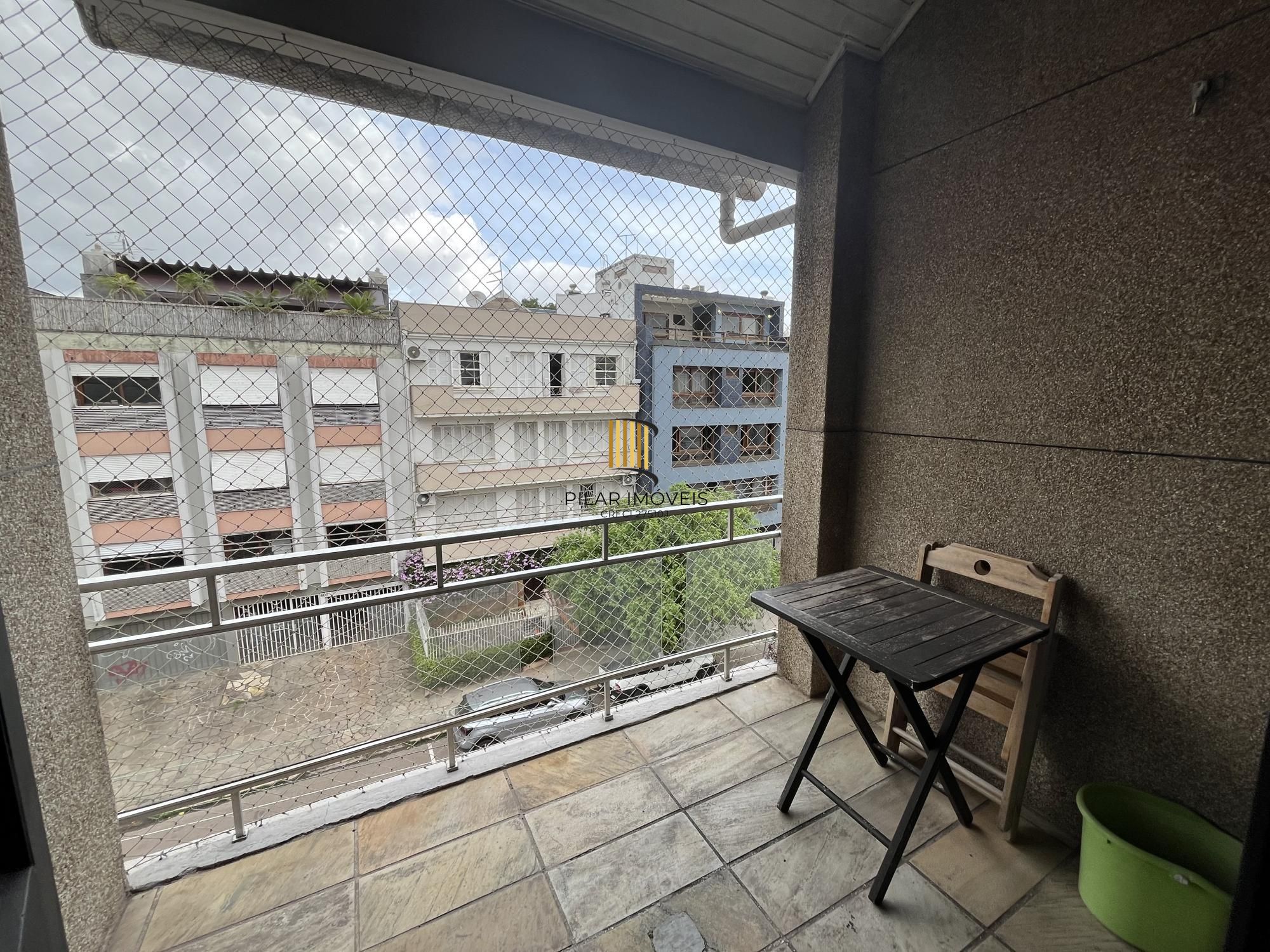 Duplex de 1 quarto, garagem coberta no bairro Cidade Baixa em Porto Alegre