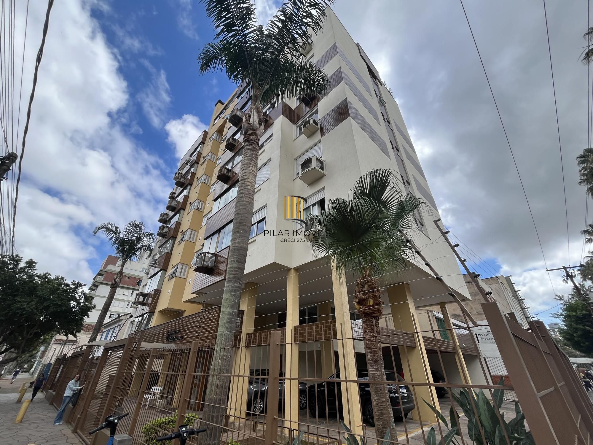 Apartamento de dois quartos, suíte e uma vaga de garagem no bairro Menino Deus