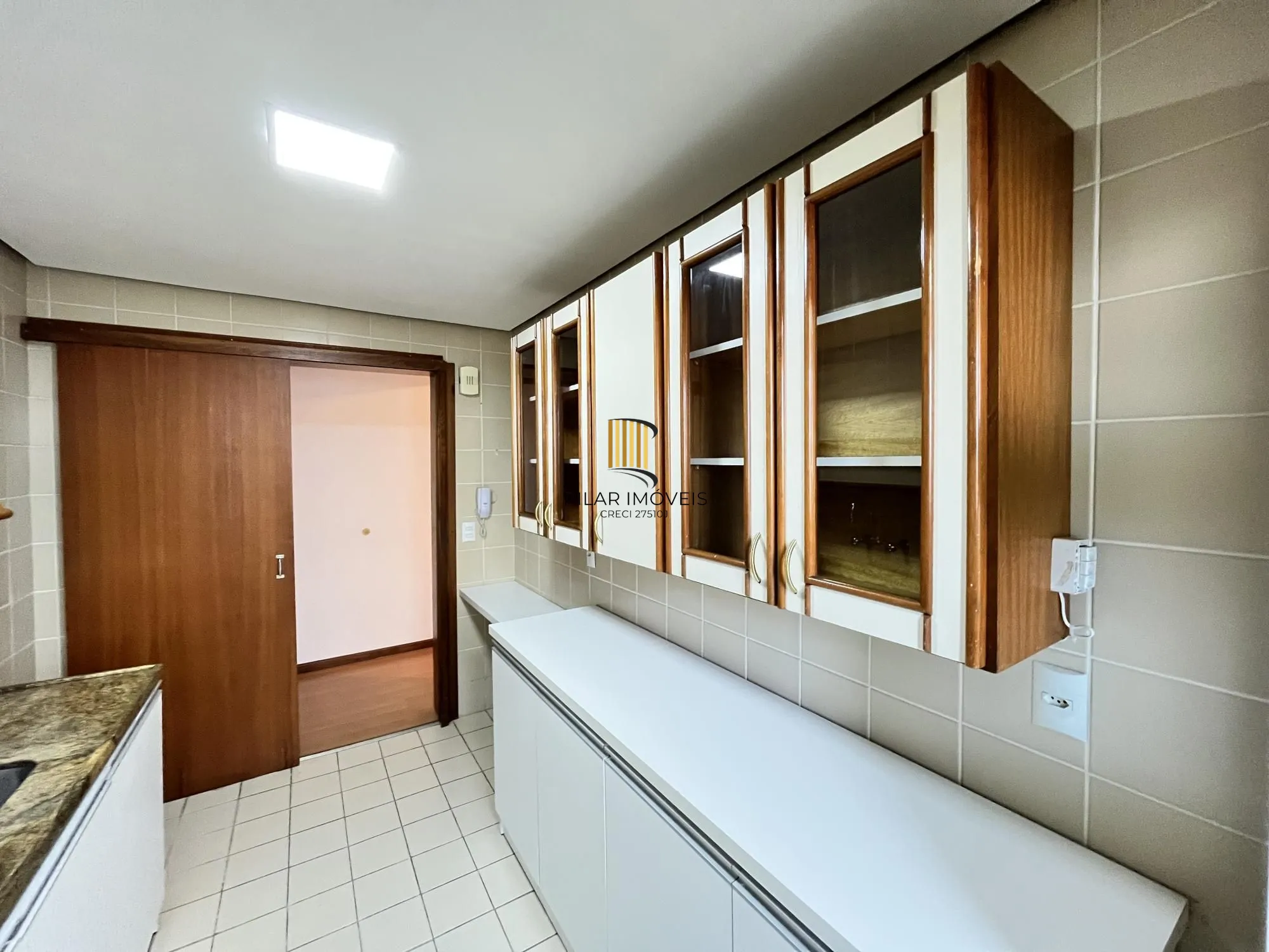 Apartamento de 3 quartos e 1 vaga de garagem no bairro Chácara da Pedras em POA