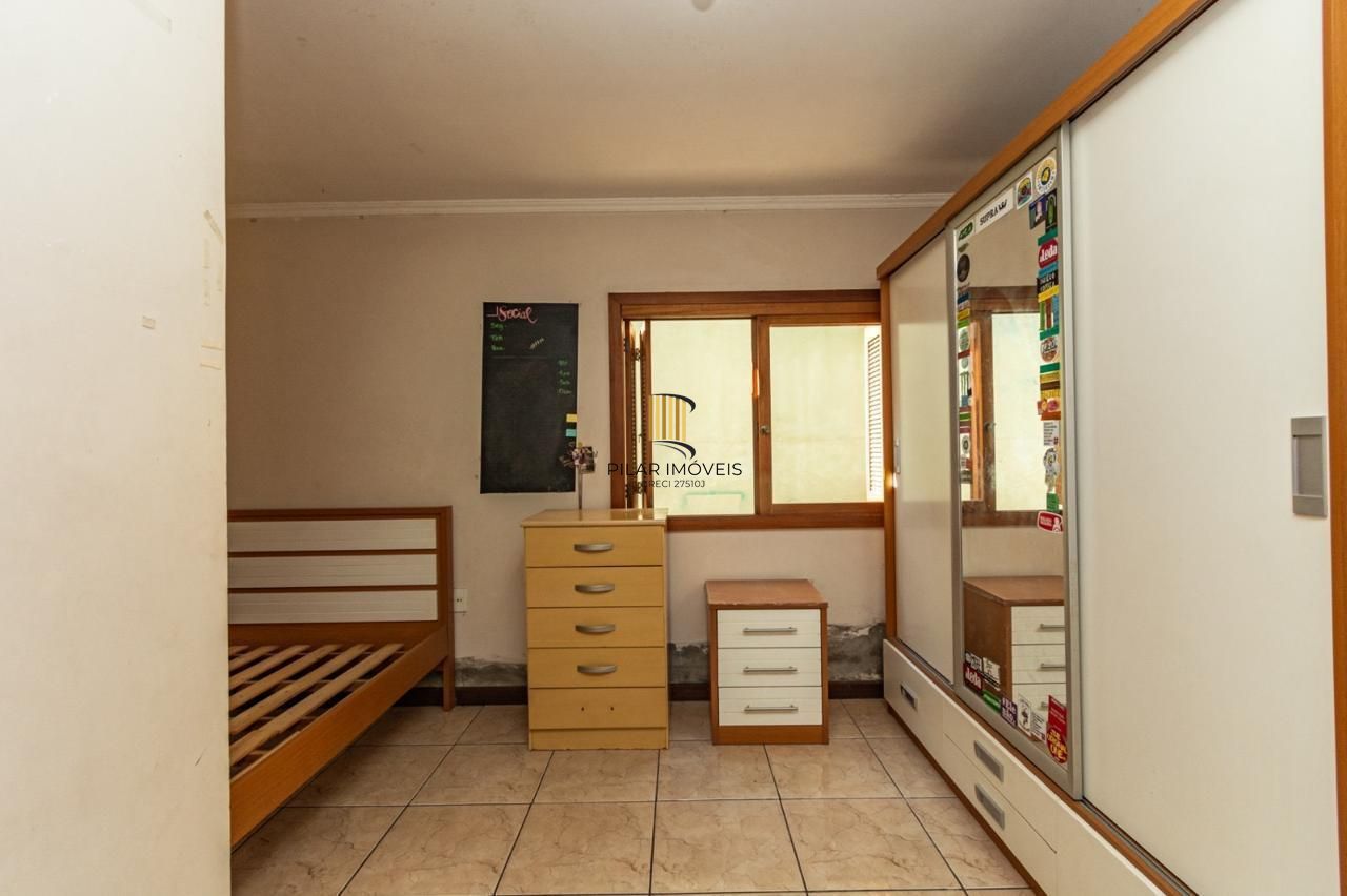 Casa 4 dormitórios no bairro Vila Jardim