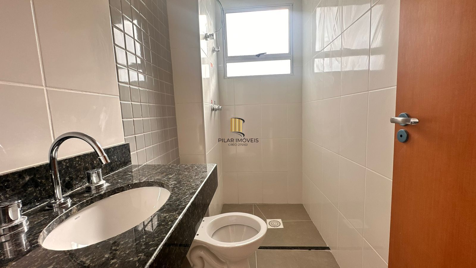 Apartamento Novo de dois dormitorios e duas vagas