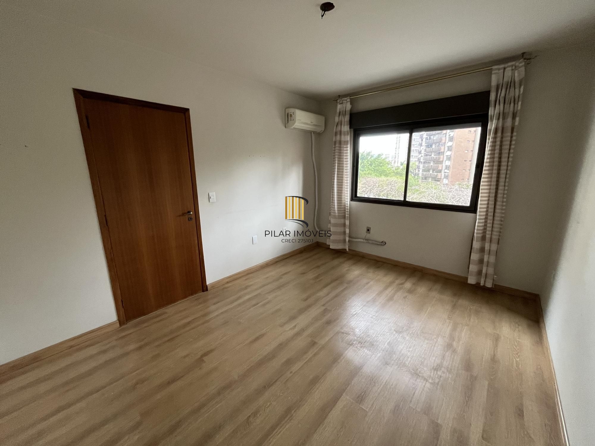 Apartamento de 2 quartos, churrasqueira, lareira e garagem no bairro Bela Vista