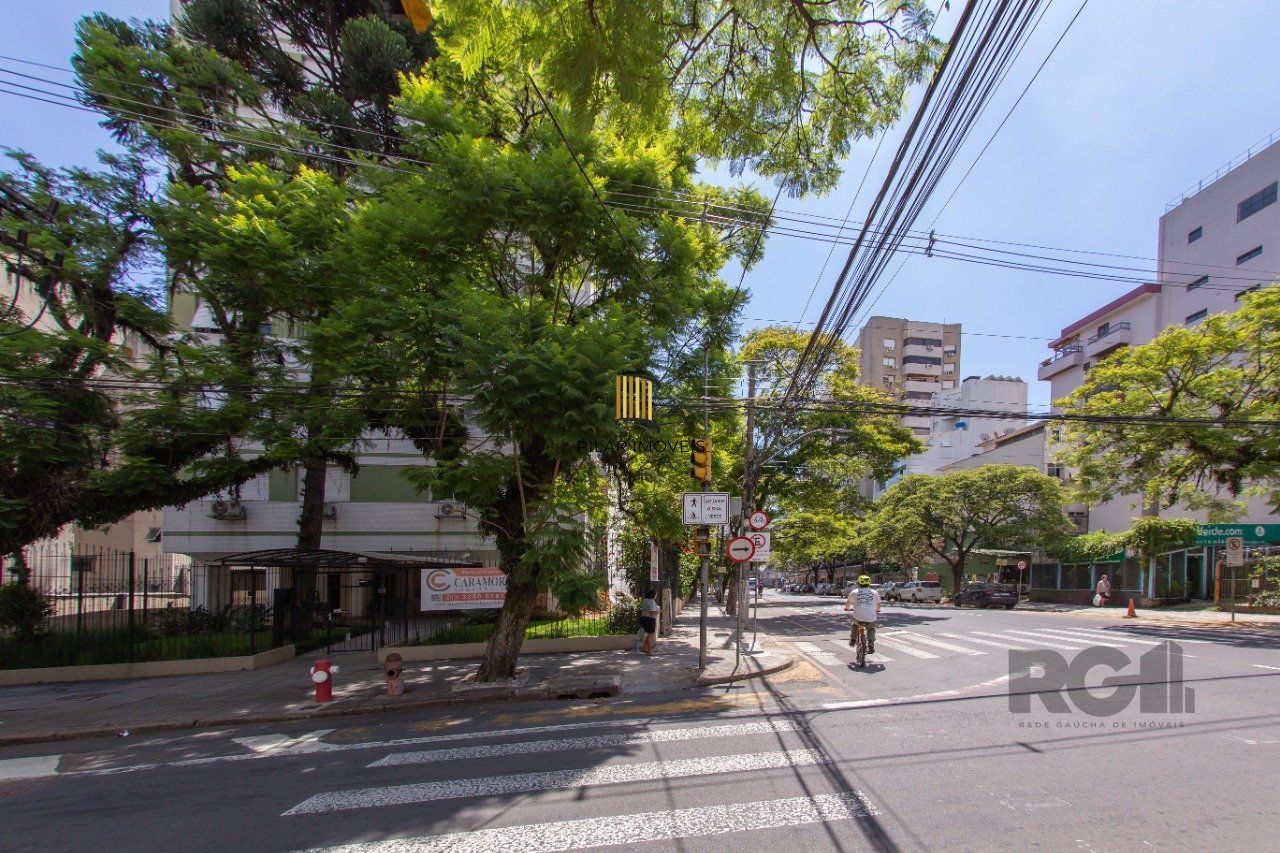 Apartamento Amplo e Bem Localizado - 3 Dormitórios, Suíte e Vaga Escriturada