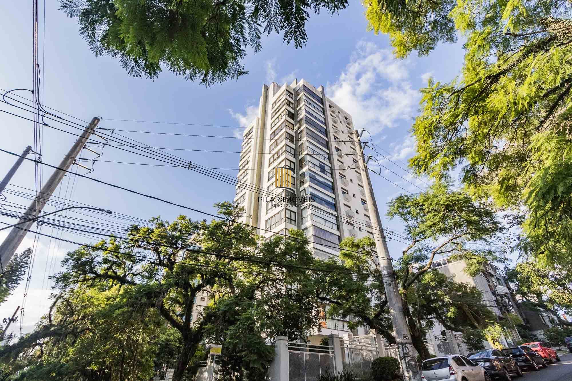Apartamento de 3 quartos, suíte e 2 vagas de garagem bairro Higienópolis em POA