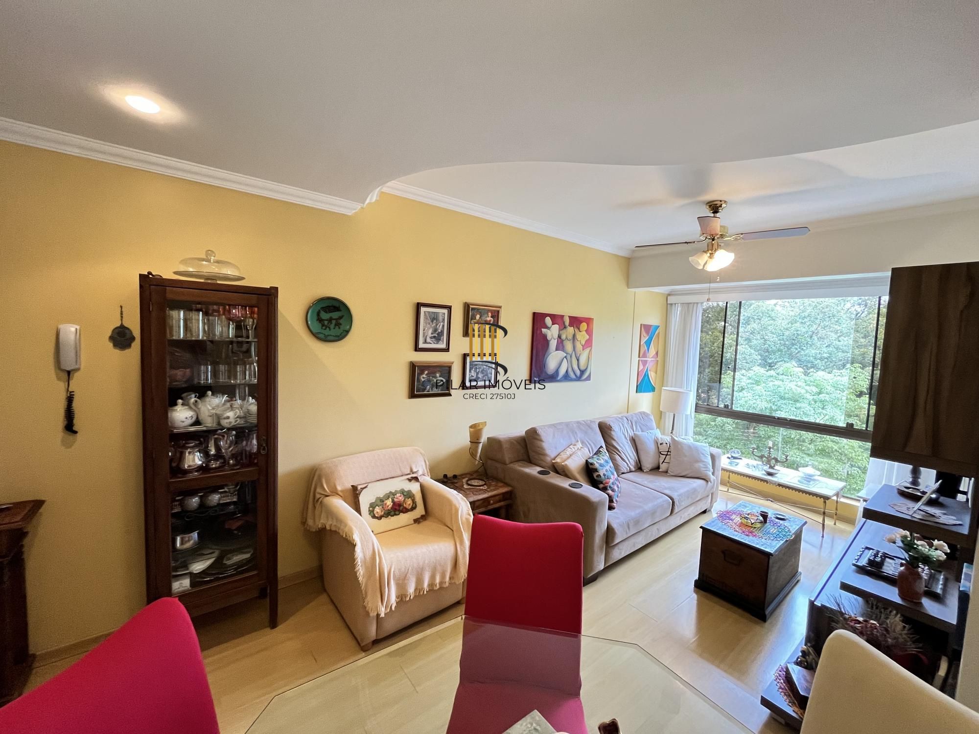 Apartamento de 2 quartos e 1 vaga de garagem no bairro Jardim Carvalho em POA/RS