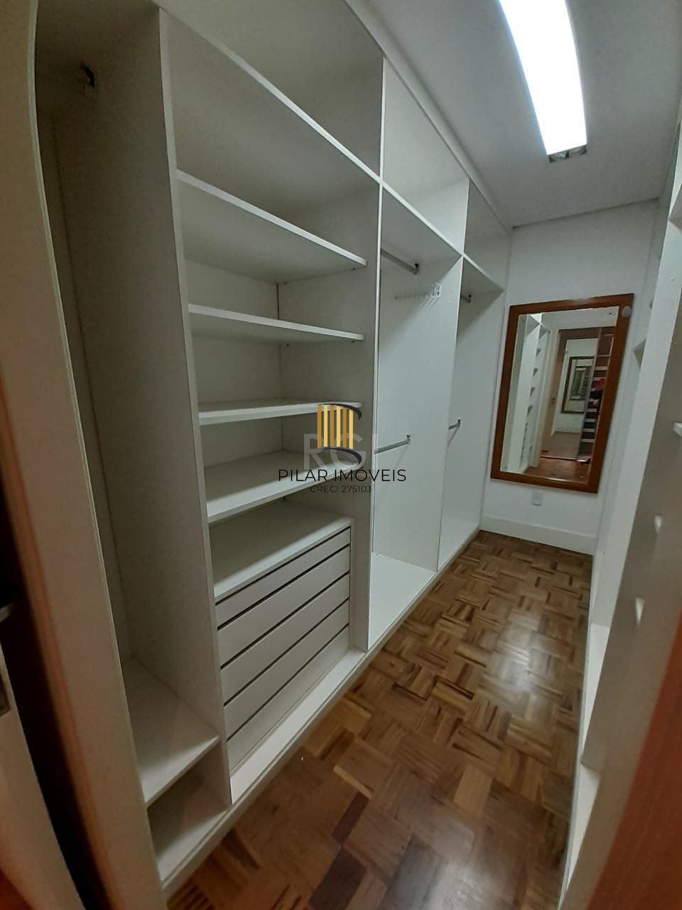 Apartamento para Venda - 230m², 4 dormitórios, sendo 1 suites, 2 vagas - Petrópolis