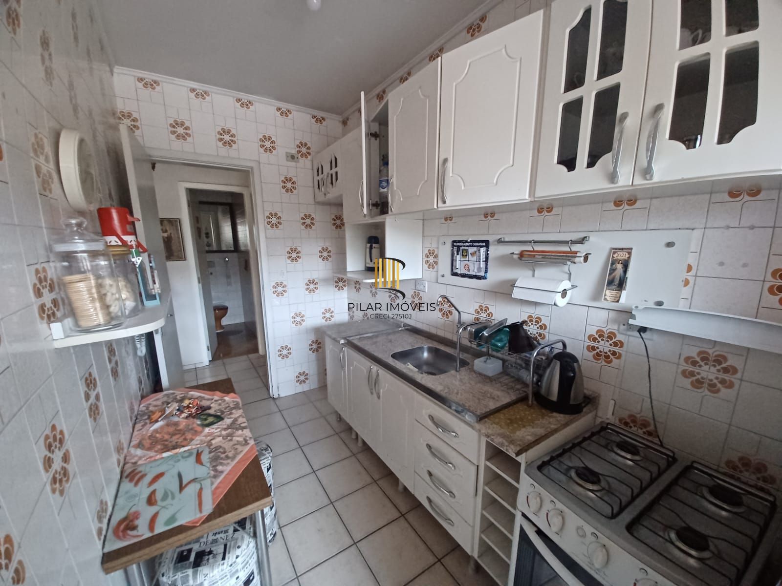 Apartamento de 2 dormitórios lavabo living amplo com sacada  de frente edificio com elevador