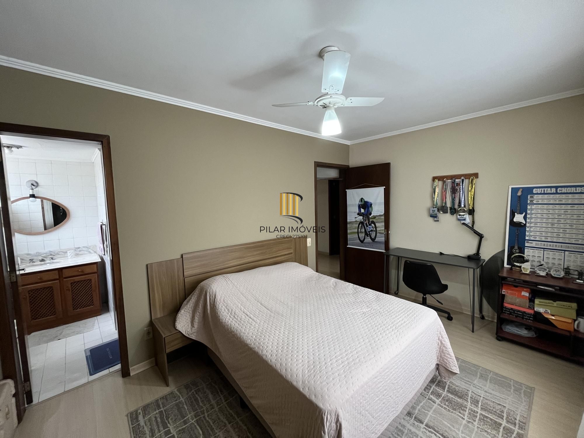 Apartamento de dois quartos com suíte no bairro Menino Deus em Porto Alegre