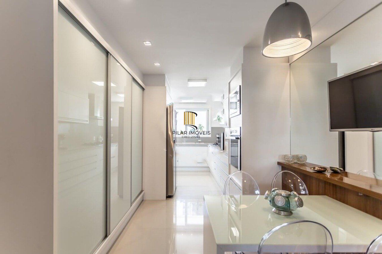 Apartamento para Venda - 207.67m², 3 dormitórios, sendo 3 suites, 3 vagas - Rio Branco