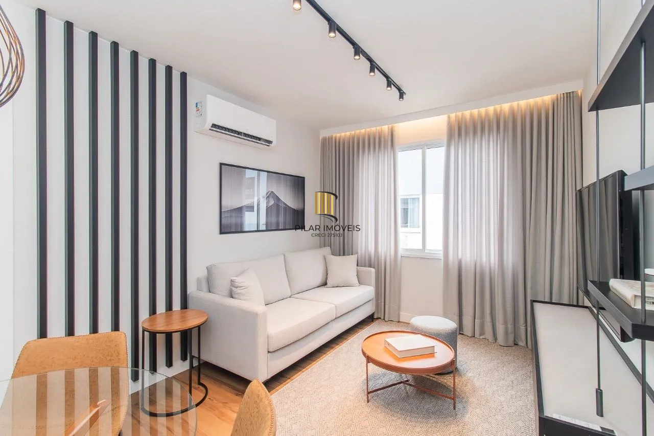 Apartamento à venda semimobiliado, decorado por arquiteta e pronto para morar.