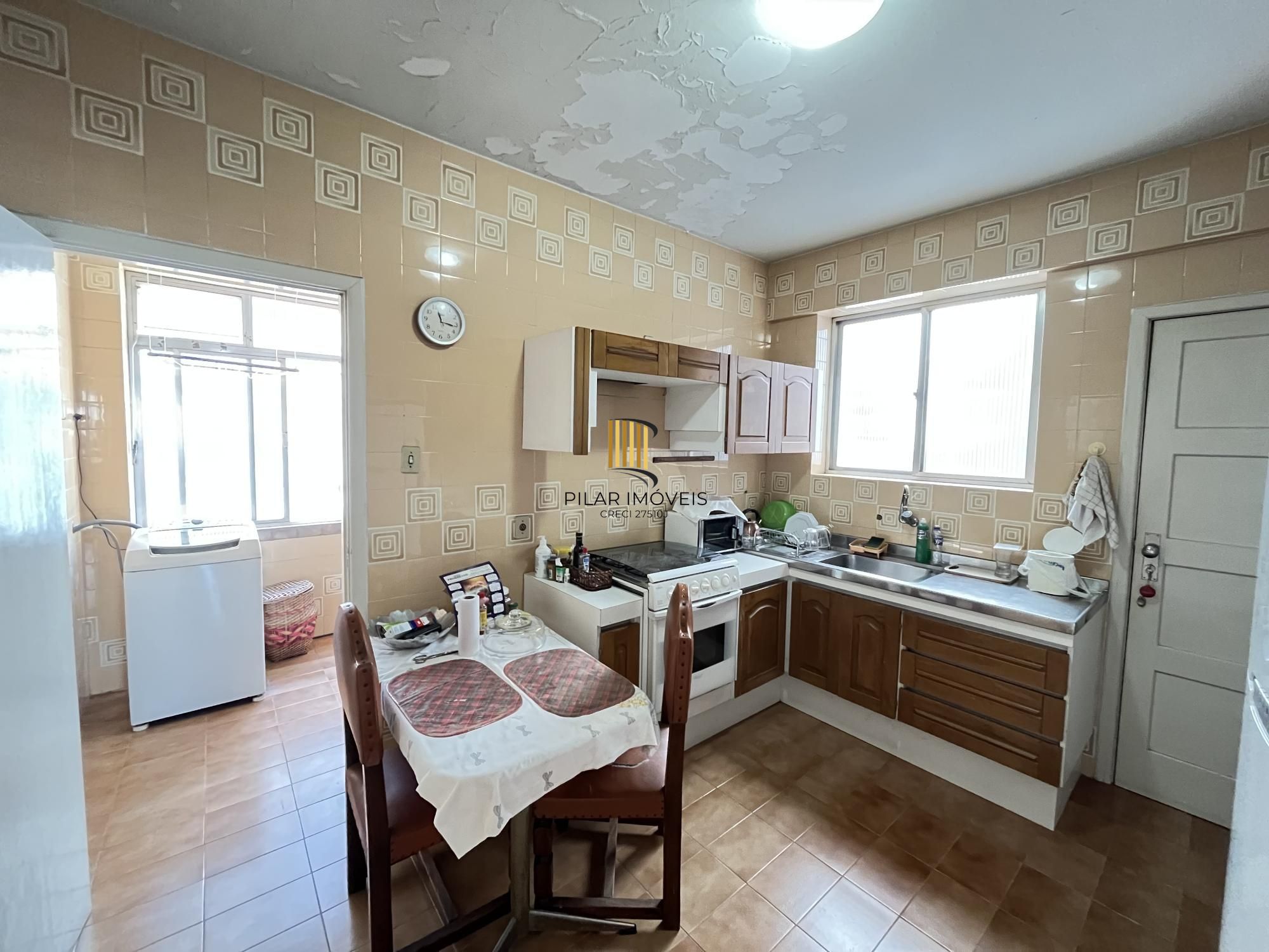 Apartamento de 3 quartos, suíte e 1 vaga de garagem no bairro Independência POA