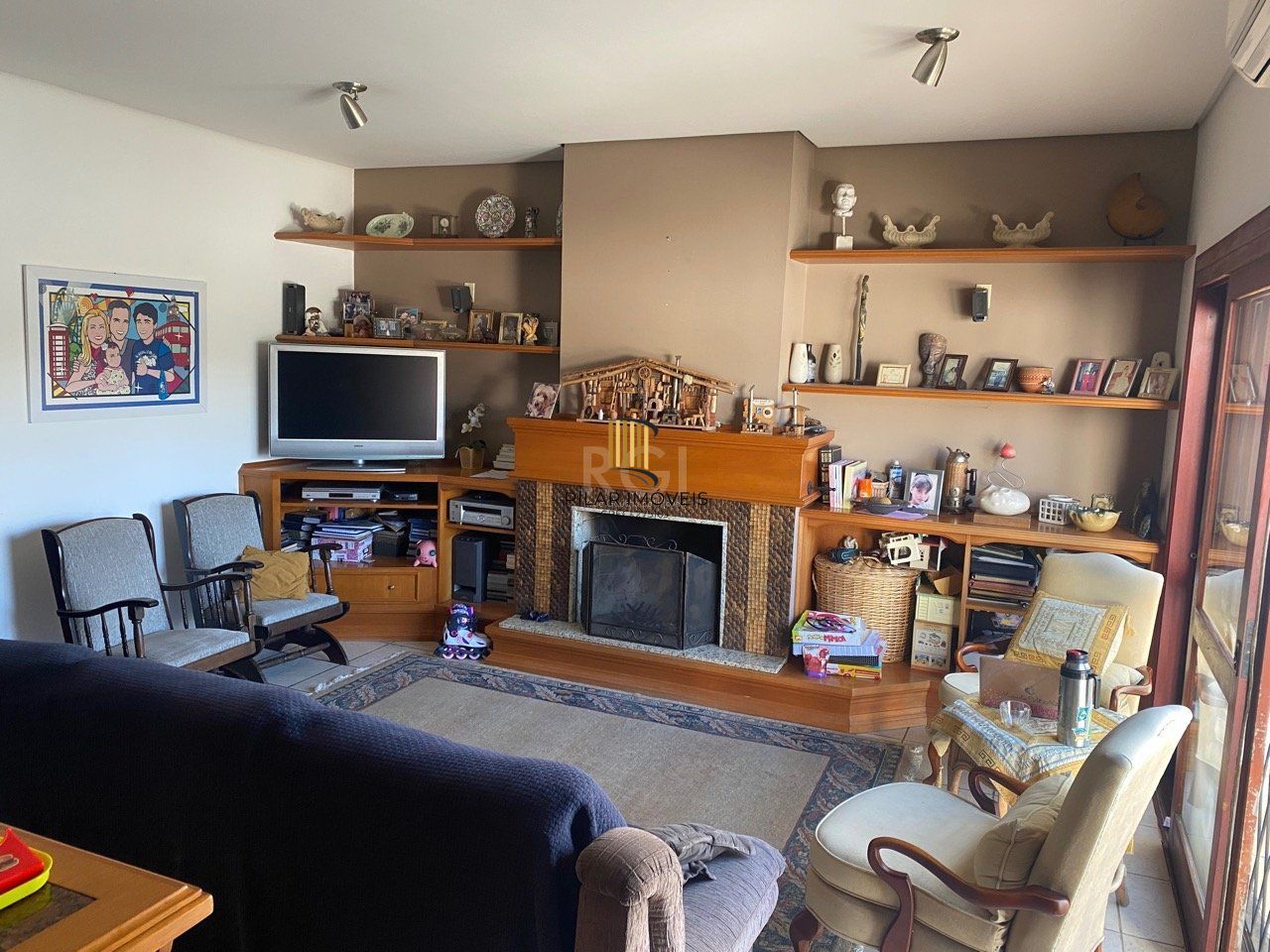 Casa para Venda - 378m², 4 dormitórios, sendo 1 suites, 2 vagas - Chácara das Pedras