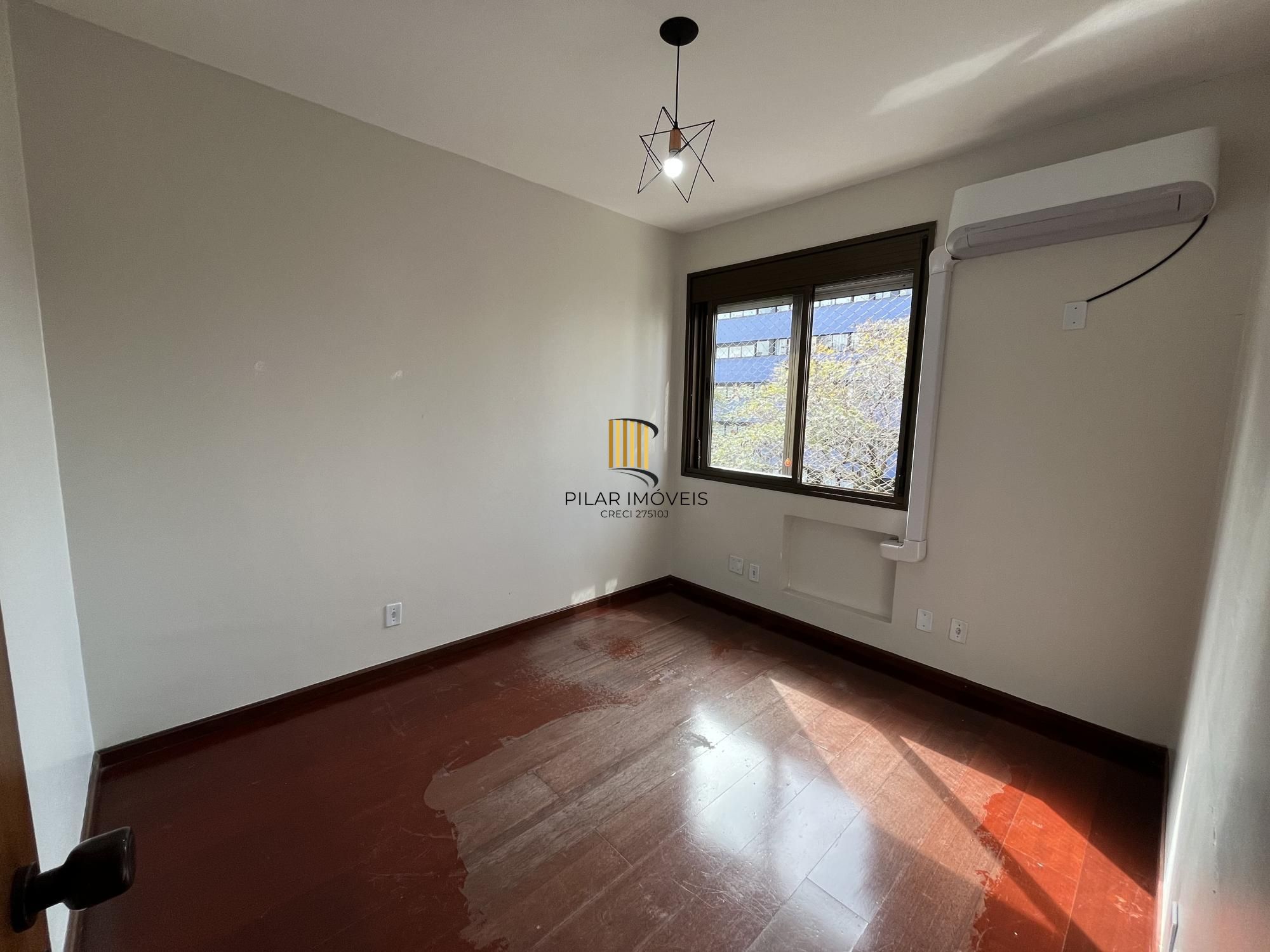 Apartamento de 3 quartos, suíte e 2 vagas de garagem no Bairro Menino Deus POA