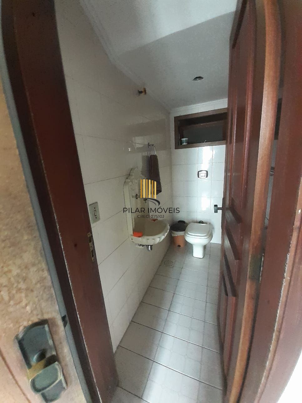 Casa Residencial Semimobiliada à Venda em Porto Alegre, RS