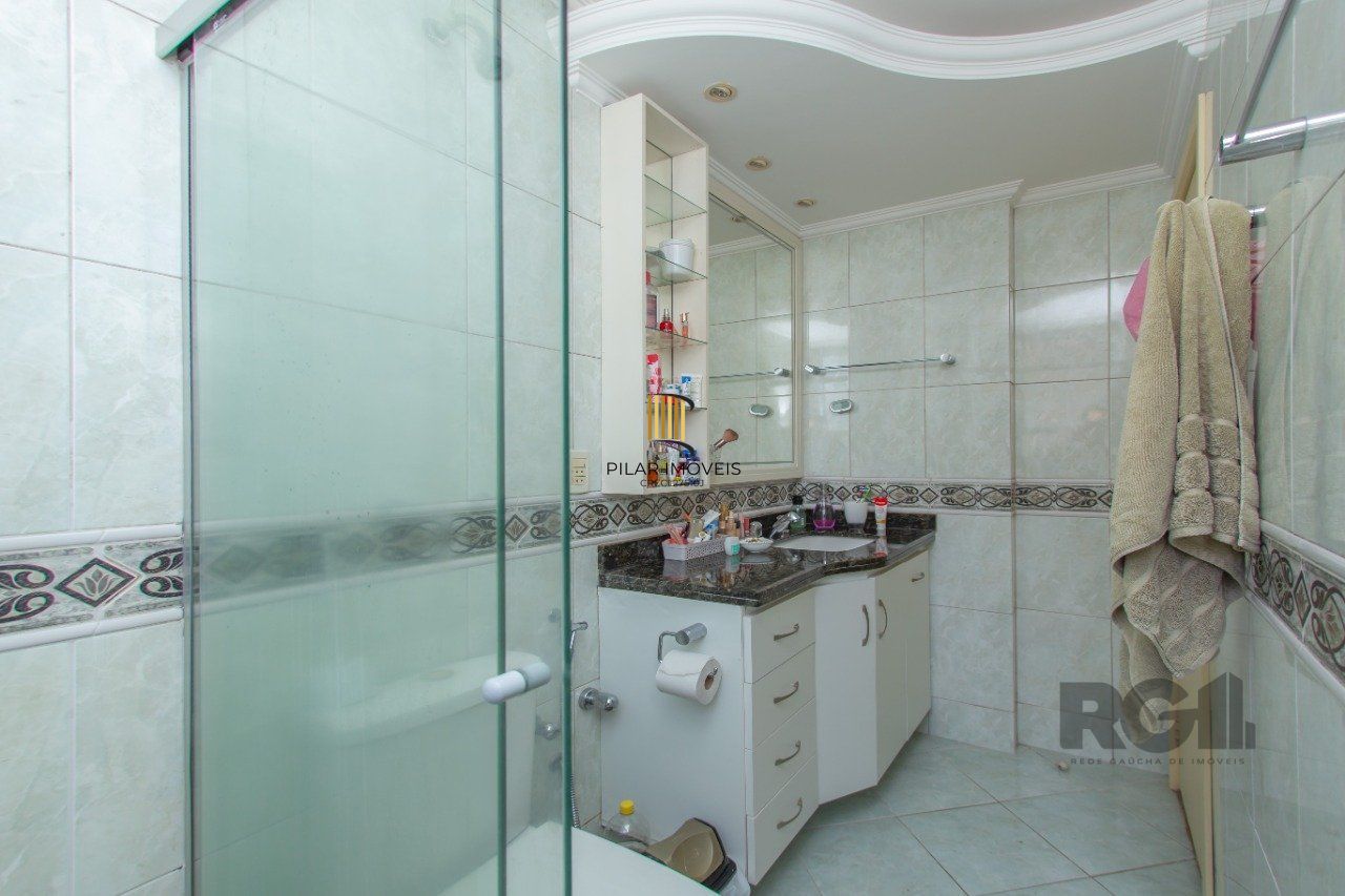 Apartamento Amplo e Bem Localizado - 3 Dormitórios, Suíte e Vaga Escriturada