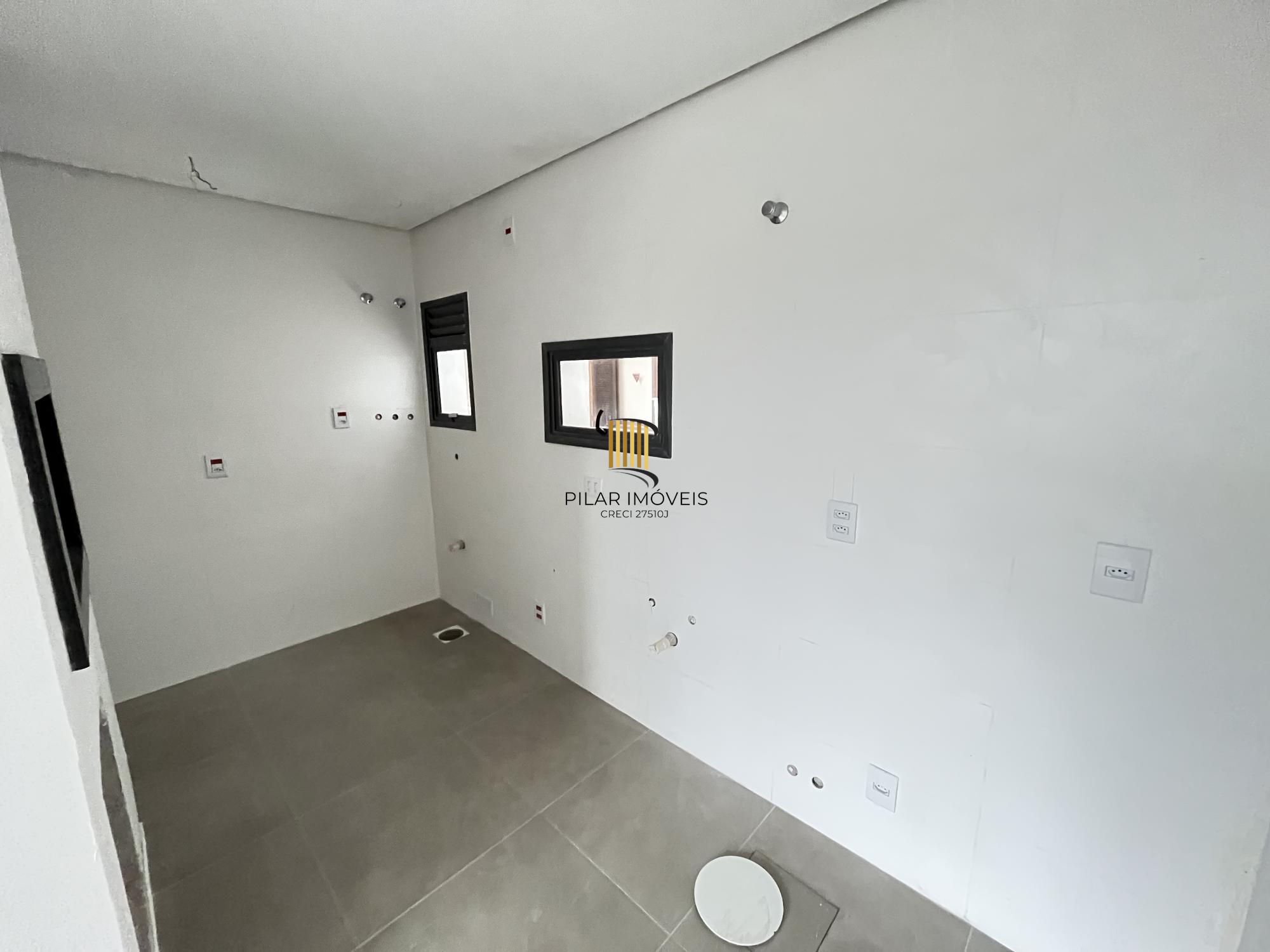 Apartamento de 2 quartos, suíte e 1 vaga de garagem no bairro das Três Figueiras