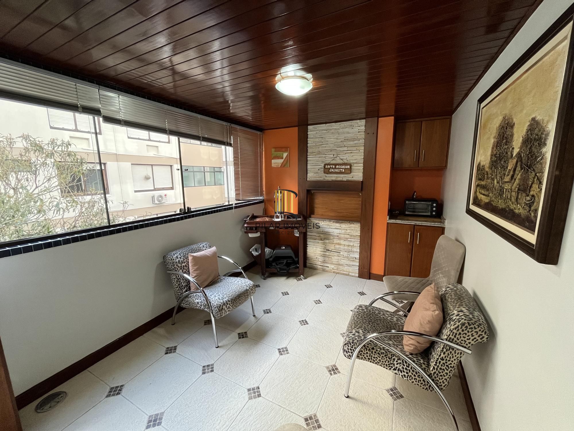 Apartamento de 3 quartos, suíte e 2 vagas de garagem no bairro Santana em POA