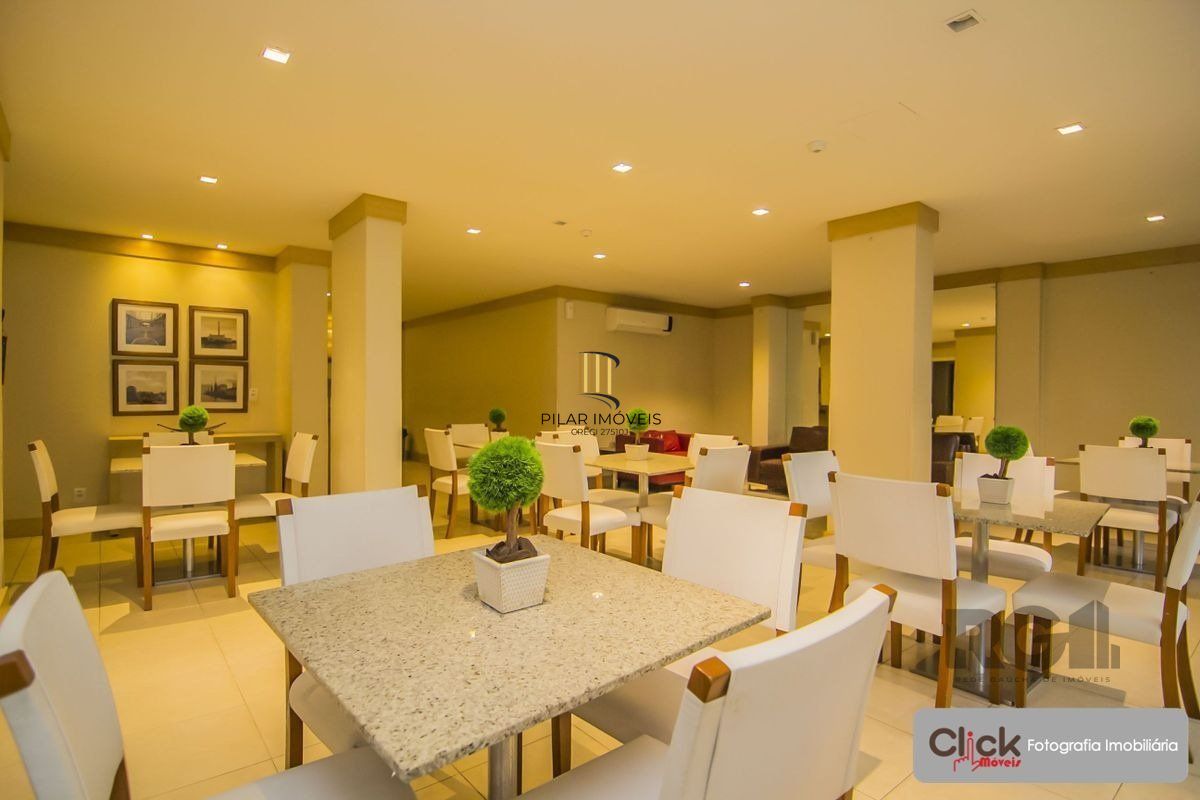Vende Excelente Apartamento no Bairro Passo da Areia - Porto Alegre