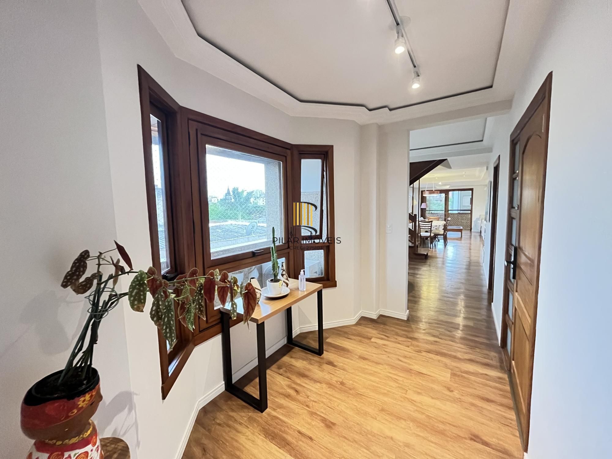 Apartamento de 3 quartos, 2 suítes, 1 americana e 2 vagas no bairro Farroupilha