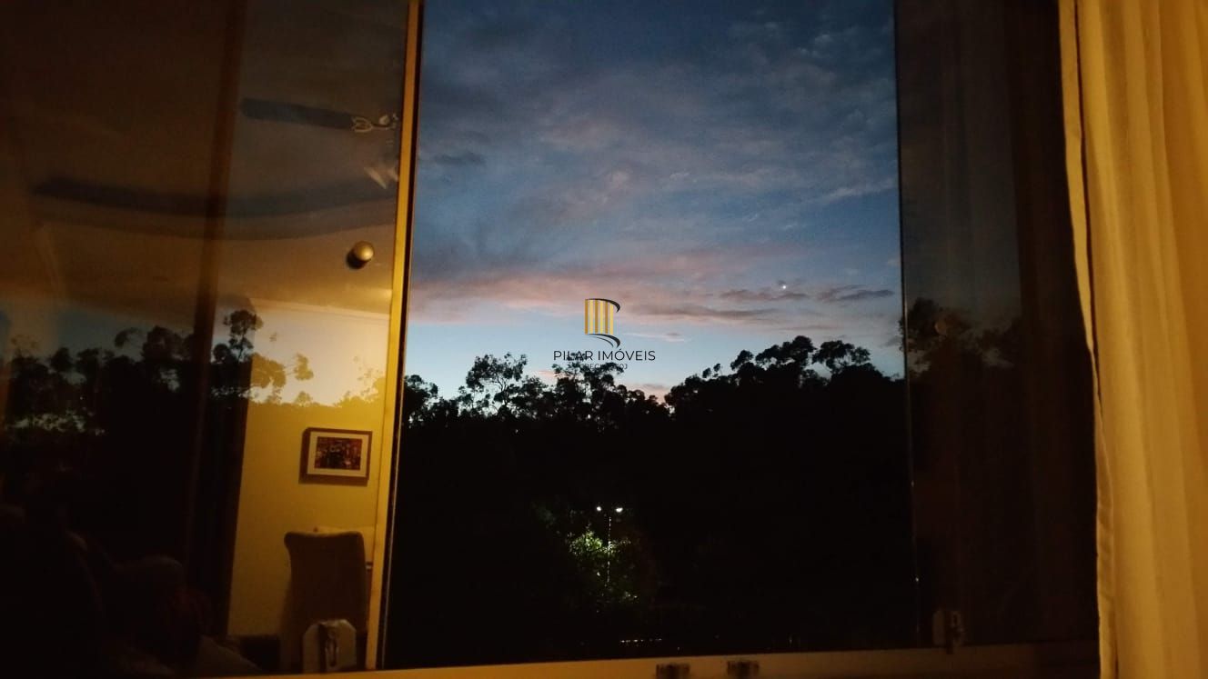 Apartamento de 2 quartos e 1 vaga de garagem no bairro Morro Santana em POA/RS