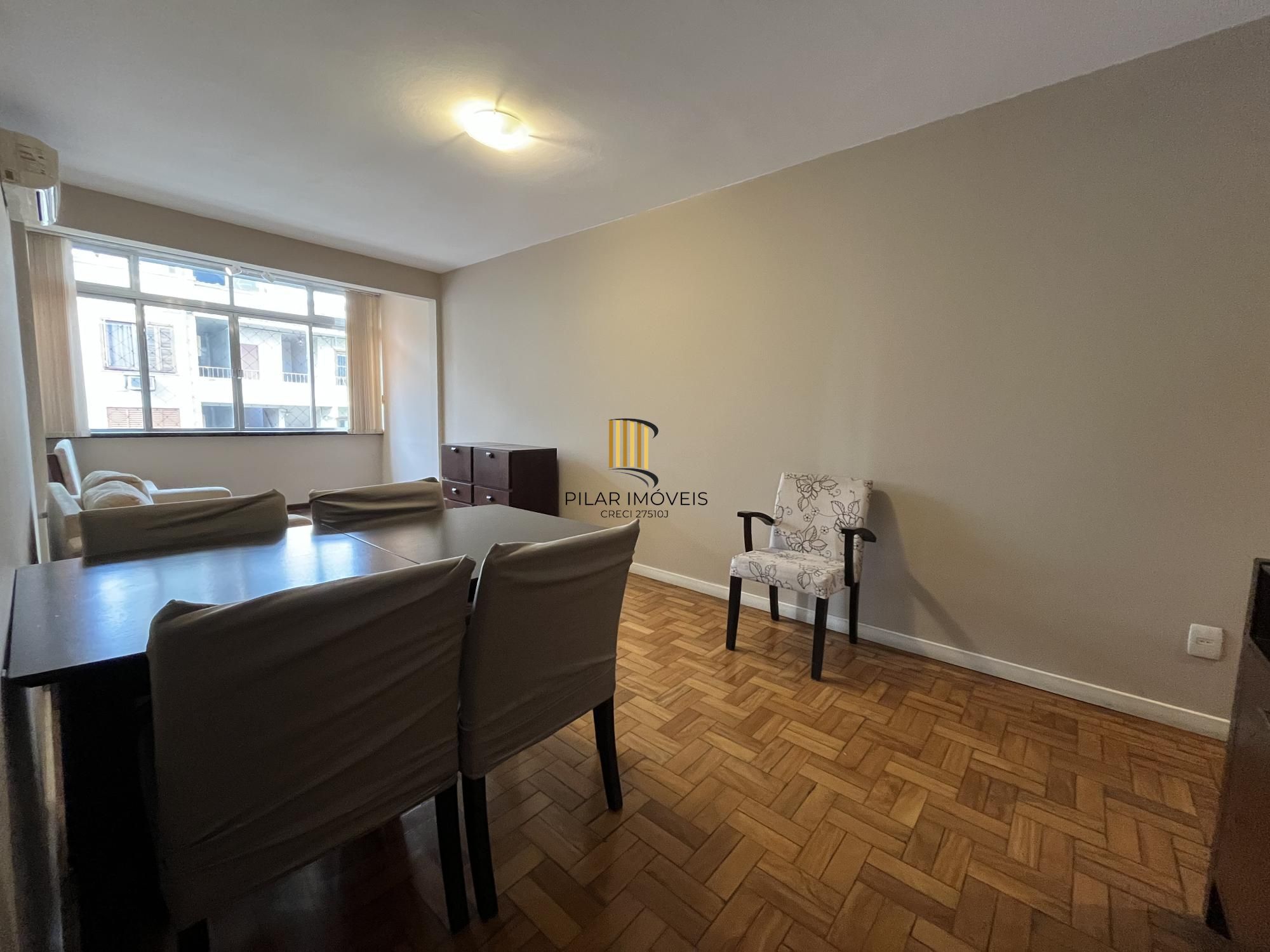 Apartamento de dois quartos e uma vaga de garagem no bairro Auxiliadora em POA