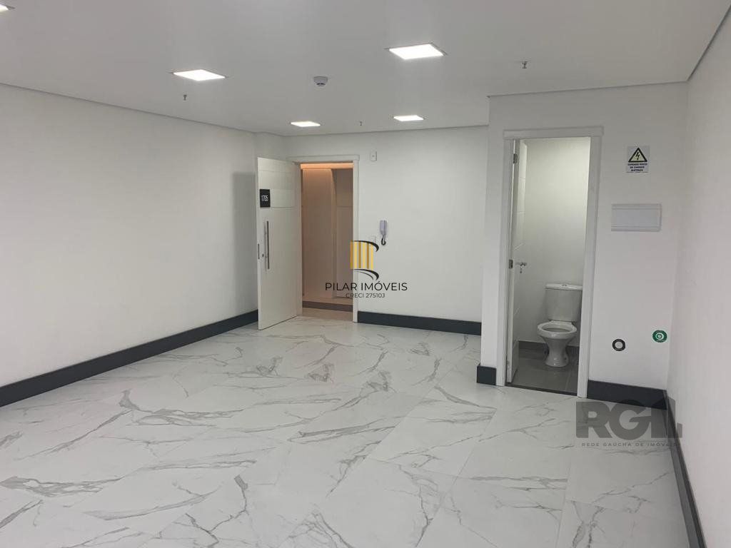 Sala comercial com 36,7 m² de área privativa e 1 vaga(s) de garagem. Localizado na Rua/Av. Doutor Nilo Peçanha, no bairro Bela Vista em Porto Alegre.