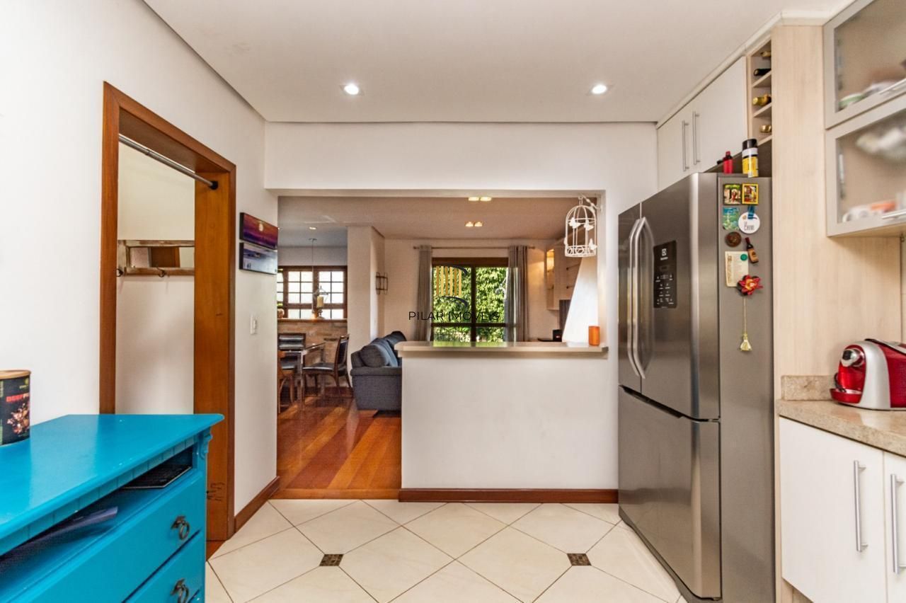 Casa 4 dormitórios no bairro Vila Jardim