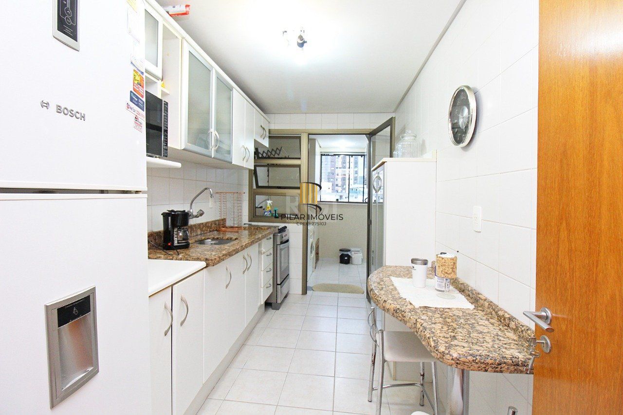 Apartamento de três dormitórios, suíte e uma vaga de garagem no bairro Santana