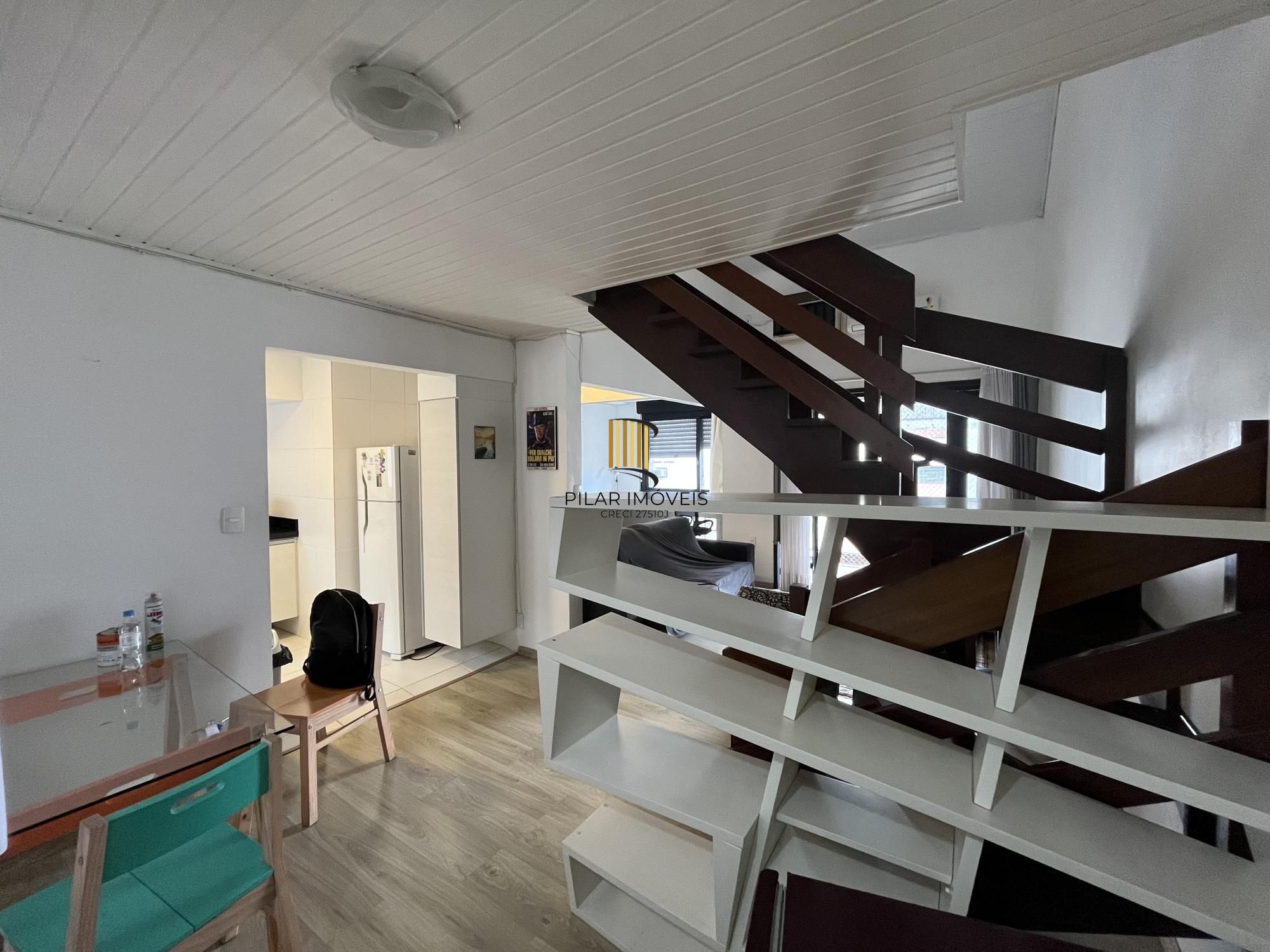 Duplex de 1 quarto, garagem coberta no bairro Cidade Baixa em Porto Alegre